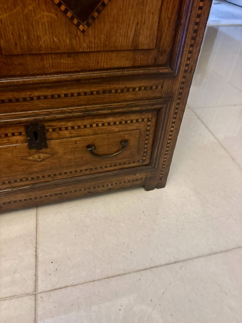 Exceptional Quality 17th Century Antique Oak Mule Chest with Marquetry Inlay